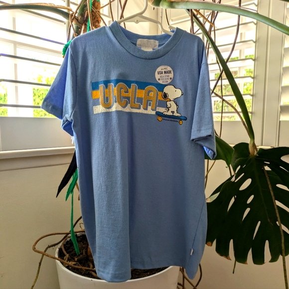 UCLA Snoopy t-shirt 10-12 - Picture 1 of 3